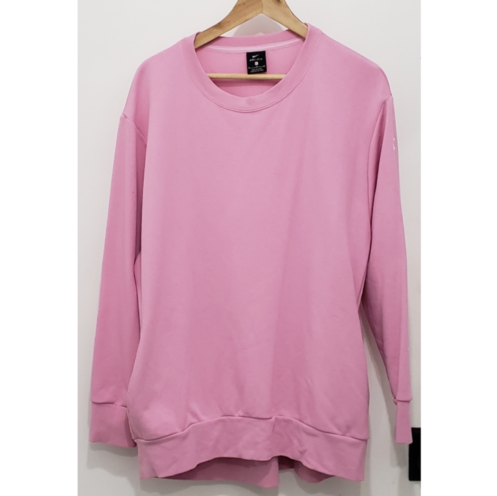 Nike dri-fit sweatshirt with pockets!